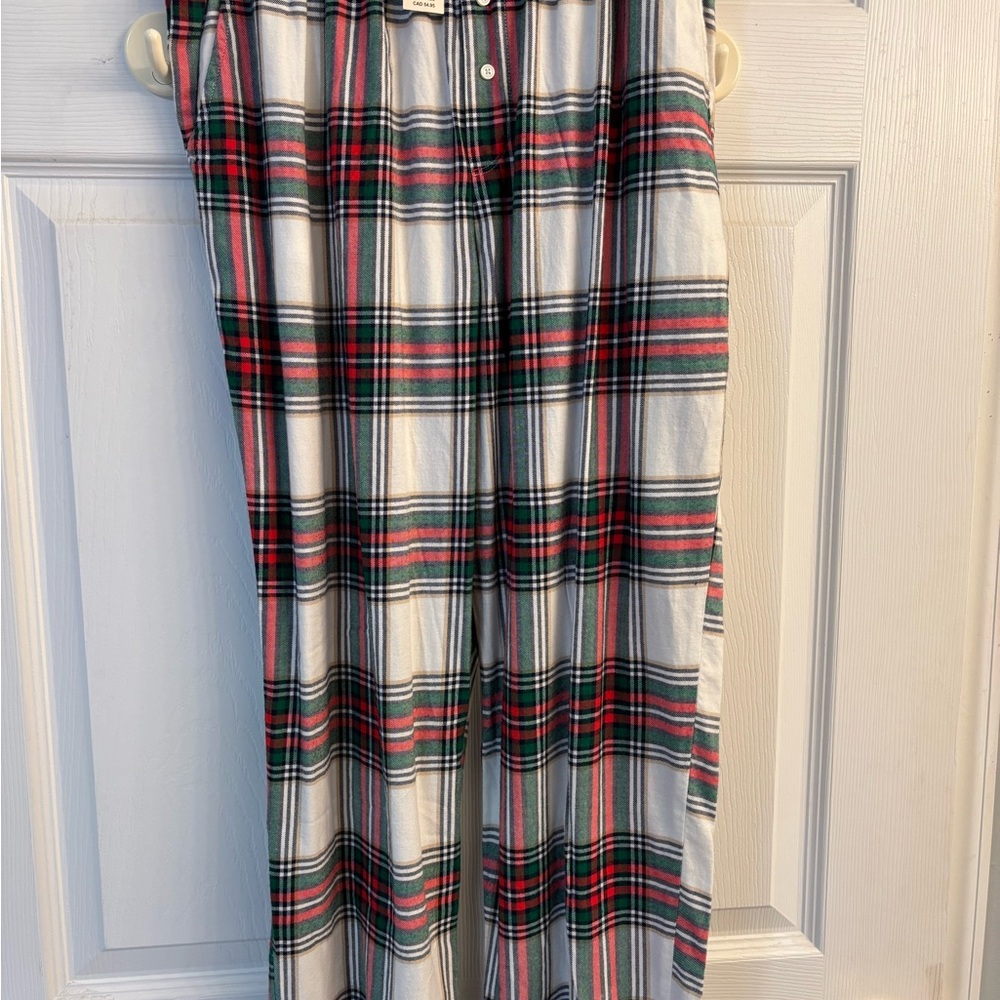 Aerie Plaid Women's pajama jogger bottoms; size Medium